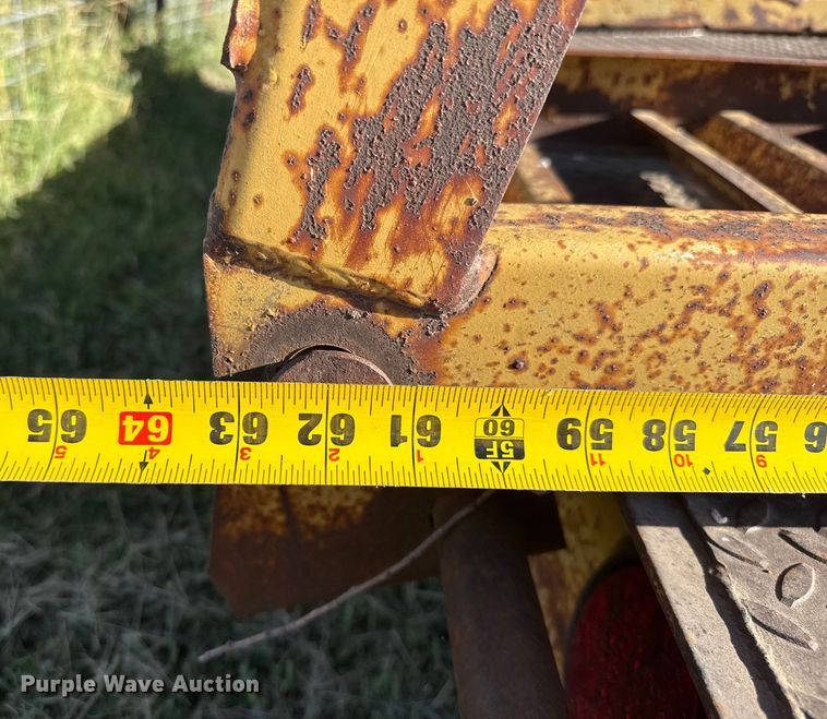 image for item DZ8939 1981 Trail-Eze D12R24 equipment trailer