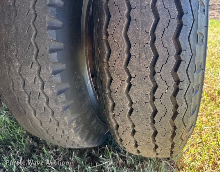 image for item DZ8939 1981 Trail-Eze D12R24 equipment trailer