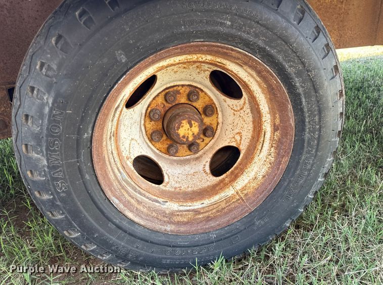 image for item DZ8939 1981 Trail-Eze D12R24 equipment trailer