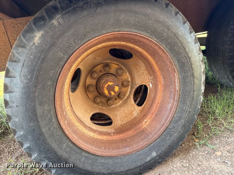 image for item DZ8939 1981 Trail-Eze D12R24 equipment trailer