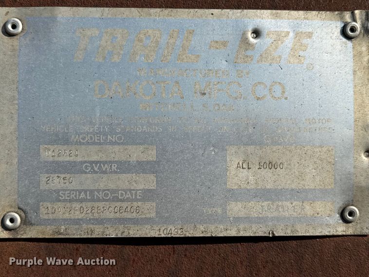 image for item DZ8939 1981 Trail-Eze D12R24 equipment trailer