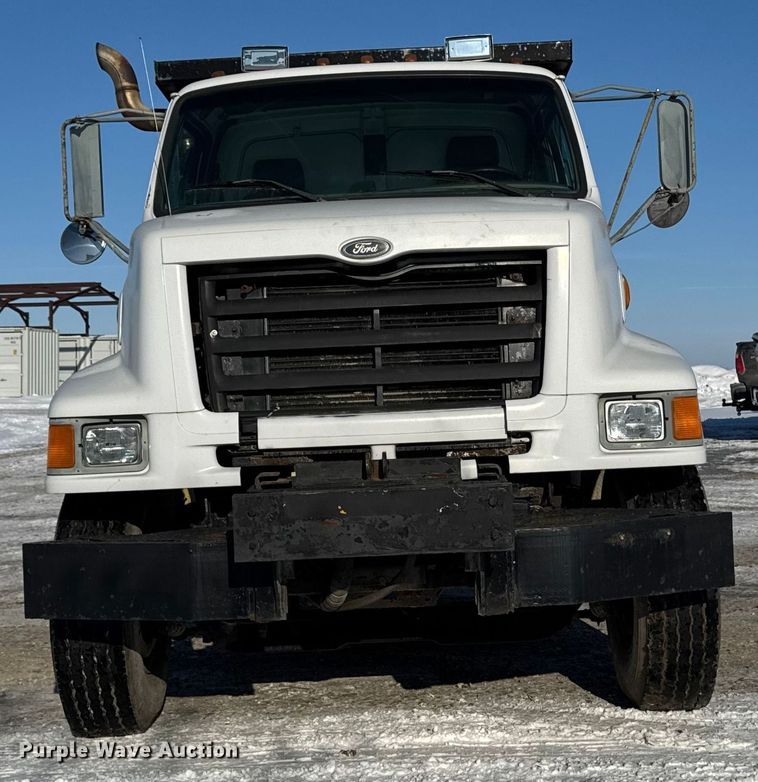 image for item EA2186 1998 Ford L8501 dump truck