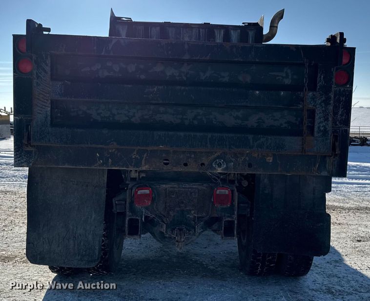 image for item EA2186 1998 Ford L8501 dump truck