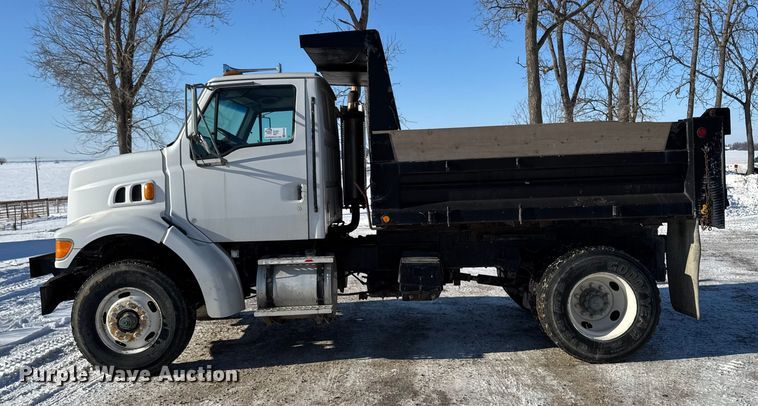image for item EA2186 1998 Ford L8501 dump truck