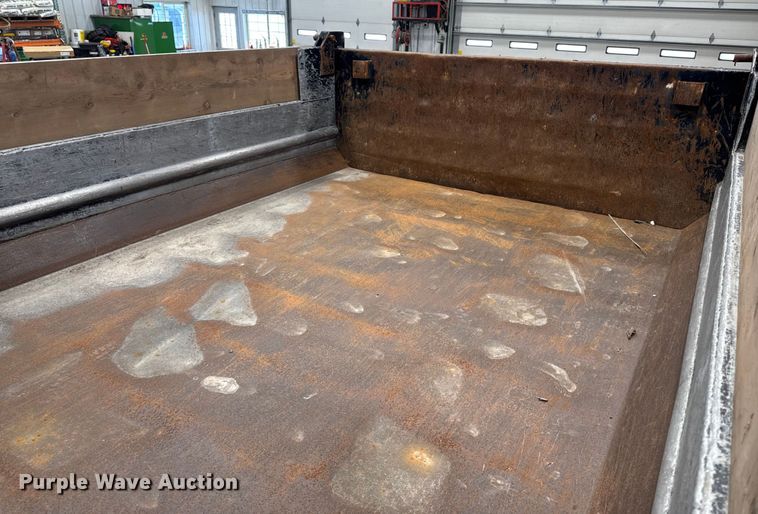 image for item EA2186 1998 Ford L8501 dump truck