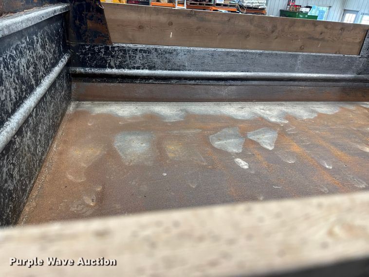 image for item EA2186 1998 Ford L8501 dump truck