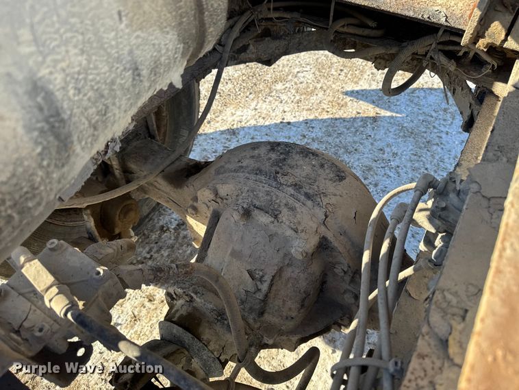 image for item EA2186 1998 Ford L8501 dump truck