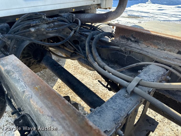 image for item EA2186 1998 Ford L8501 dump truck