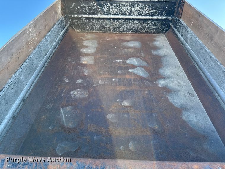 image for item EA2186 1998 Ford L8501 dump truck