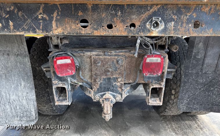 image for item EA2186 1998 Ford L8501 dump truck
