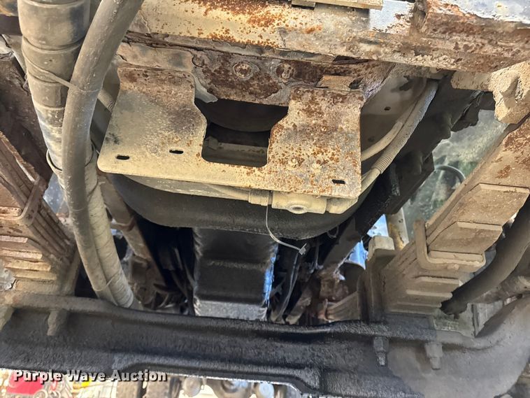 image for item EA2186 1998 Ford L8501 dump truck