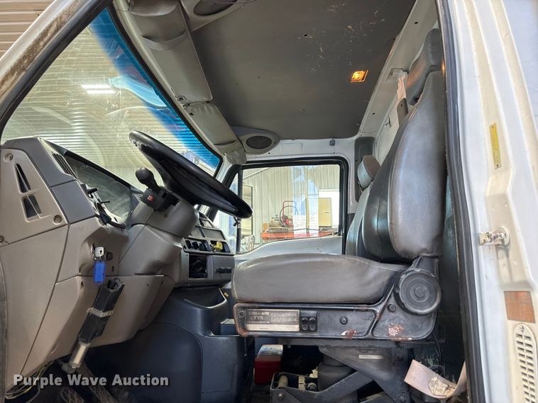 image for item EA2186 1998 Ford L8501 dump truck