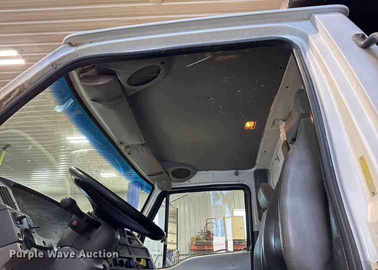 image for item EA2186 1998 Ford L8501 dump truck