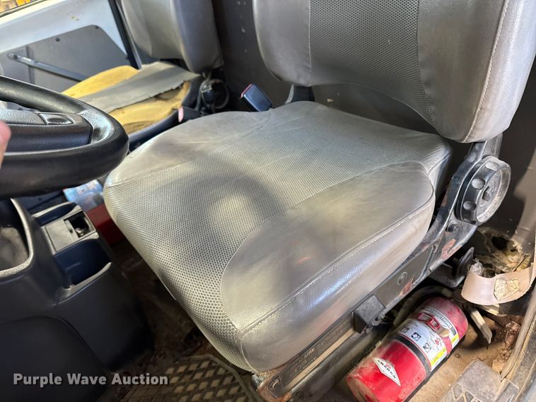 image for item EA2186 1998 Ford L8501 dump truck