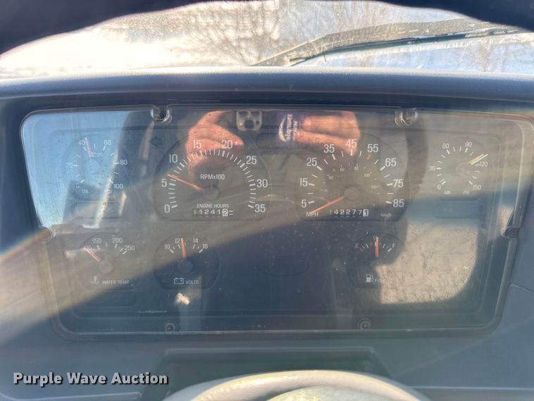 image for item EA2186 1998 Ford L8501 dump truck