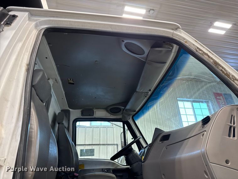 image for item EA2186 1998 Ford L8501 dump truck