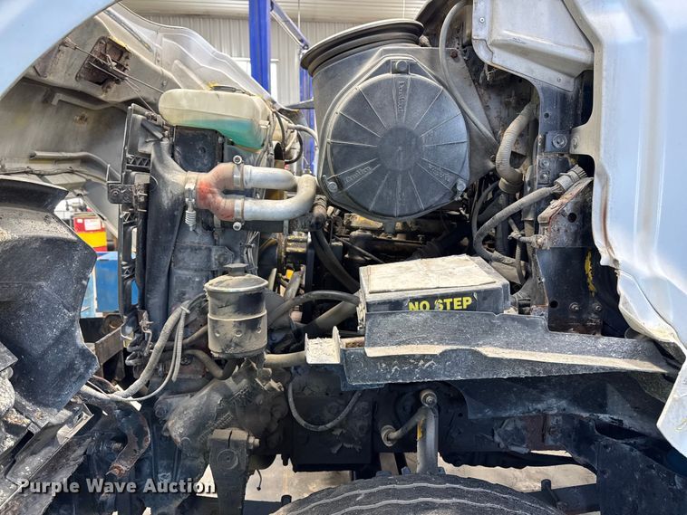 image for item EA2186 1998 Ford L8501 dump truck