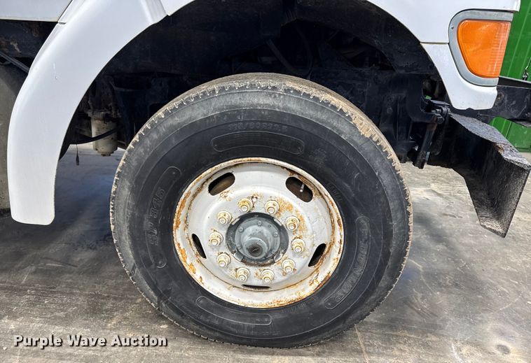 image for item EA2186 1998 Ford L8501 dump truck