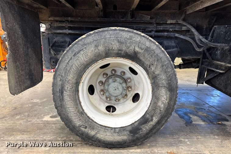 image for item EA2186 1998 Ford L8501 dump truck