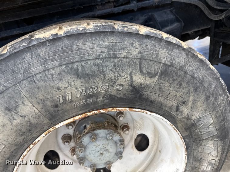 image for item EA2186 1998 Ford L8501 dump truck