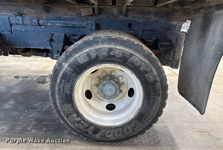 image for item EA2186 1998 Ford L8501 dump truck