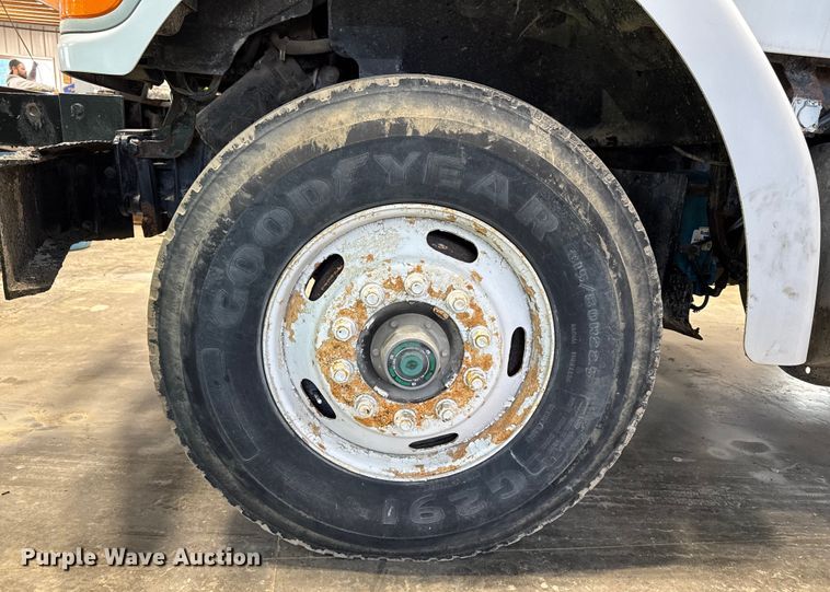 image for item EA2186 1998 Ford L8501 dump truck