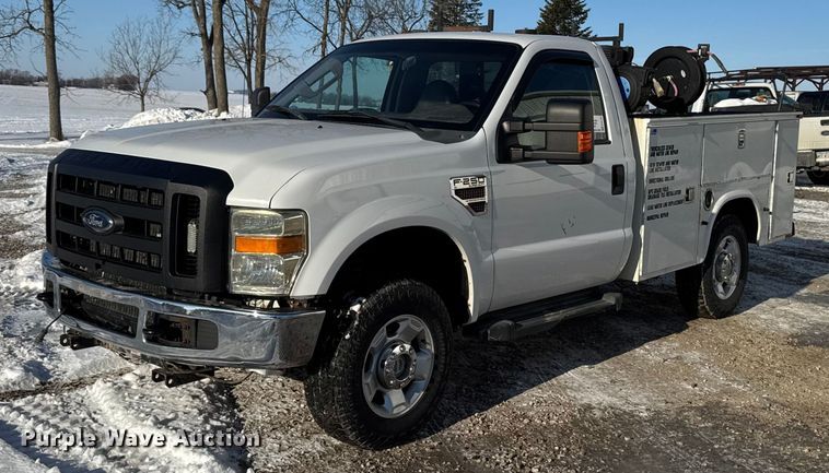 image for item EA2187 2009 Ford F250 Super Duty XL utility bed pickup truck