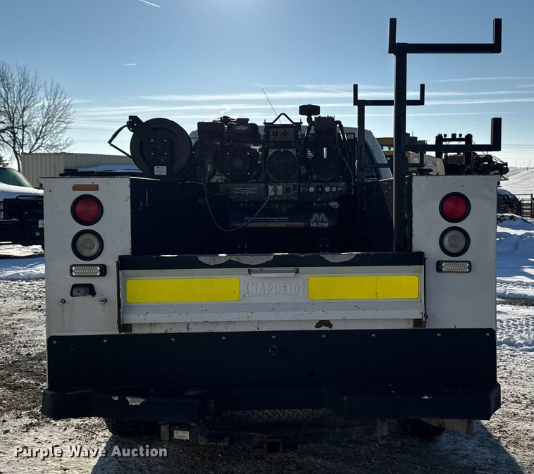 image for item EA2187 2009 Ford F250 Super Duty XL utility bed pickup truck