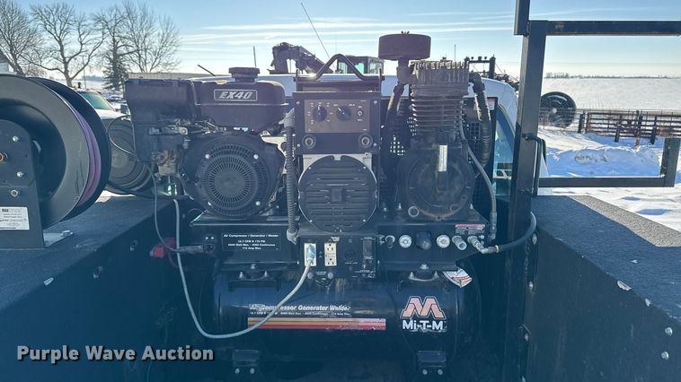 image for item EA2187 2009 Ford F250 Super Duty XL utility bed pickup truck