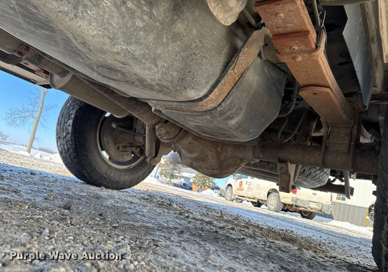 image for item EA2187 2009 Ford F250 Super Duty XL utility bed pickup truck