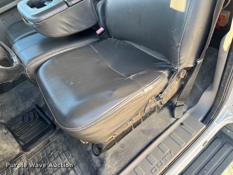 image for item EA2187 2009 Ford F250 Super Duty XL utility bed pickup truck