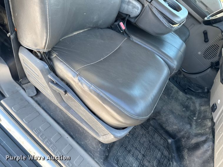 image for item EA2187 2009 Ford F250 Super Duty XL utility bed pickup truck