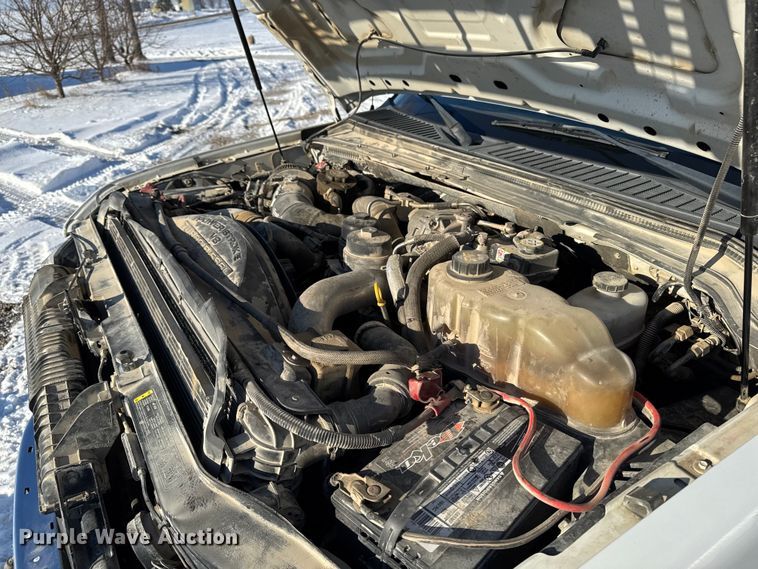 image for item EA2187 2009 Ford F250 Super Duty XL utility bed pickup truck