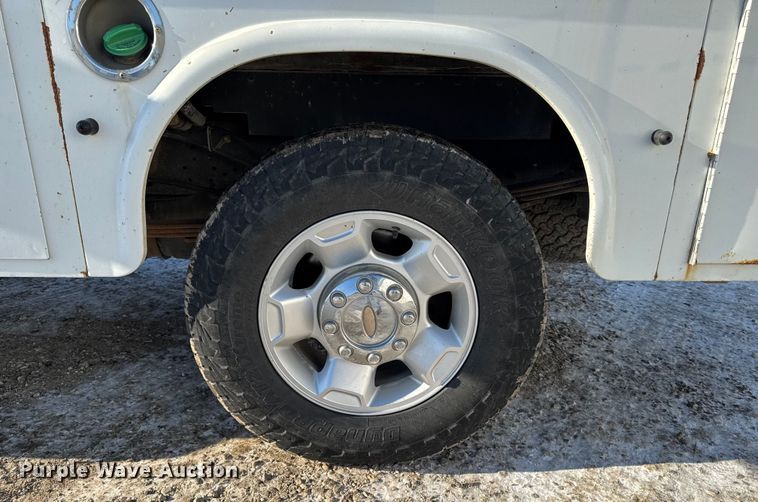 image for item EA2187 2009 Ford F250 Super Duty XL utility bed pickup truck