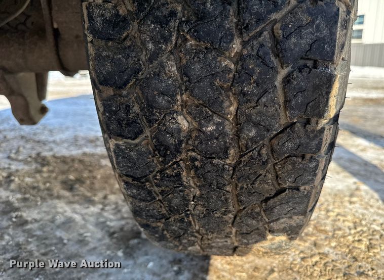 image for item EA2187 2009 Ford F250 Super Duty XL utility bed pickup truck