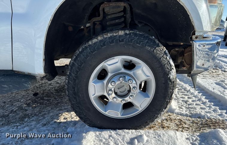 image for item EA2187 2009 Ford F250 Super Duty XL utility bed pickup truck