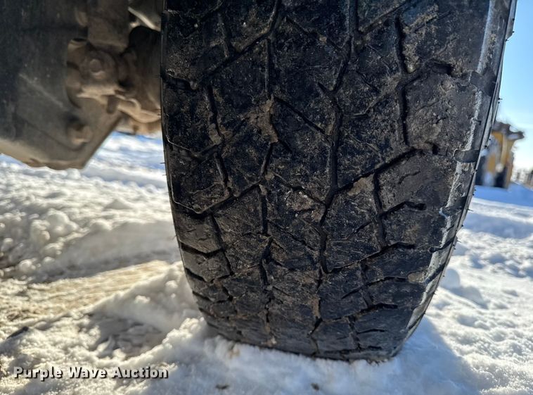 image for item EA2187 2009 Ford F250 Super Duty XL utility bed pickup truck