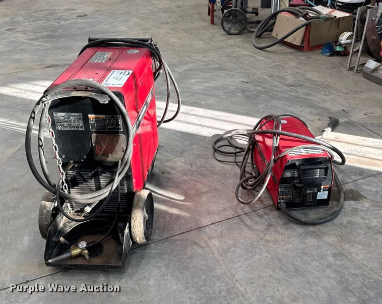 image for item EA2189 Lincoln Electric  Power Mig 225 welder