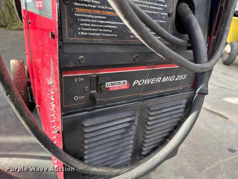 image for item EA2189 Lincoln Electric  Power Mig 225 welder
