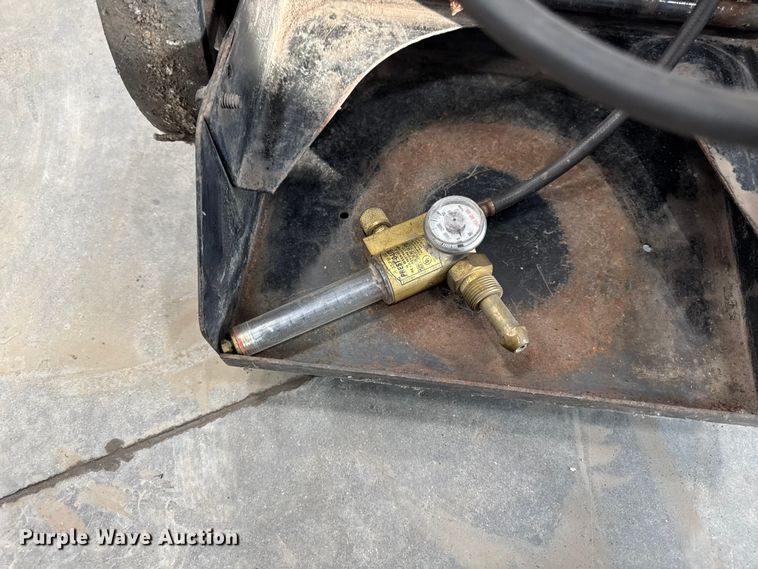 image for item EA2189 Lincoln Electric  Power Mig 225 welder