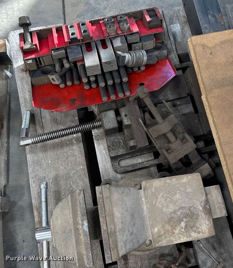 image for item EA2190 Assorted tools