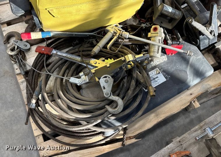 image for item EA2190 Assorted tools