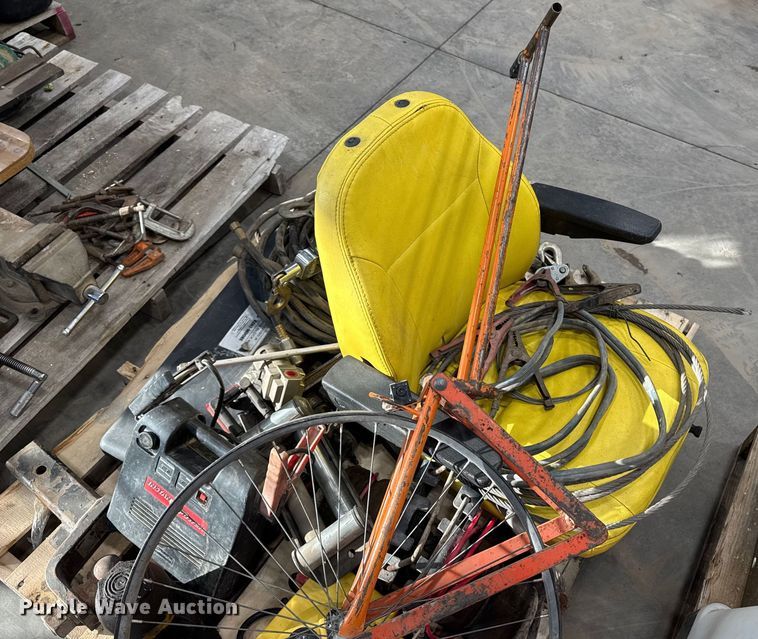 image for item EA2190 Assorted tools