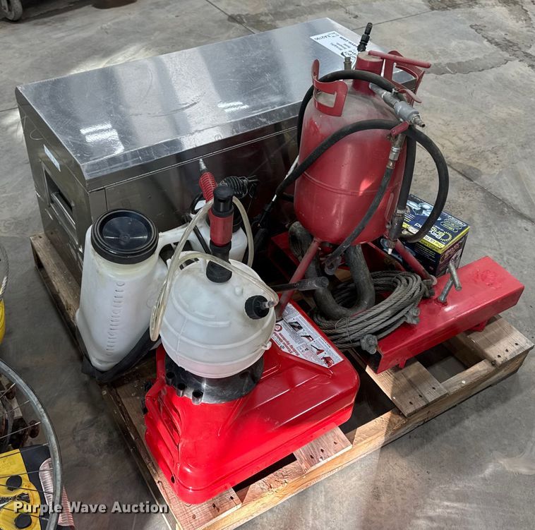 image for item EA2190 Assorted tools