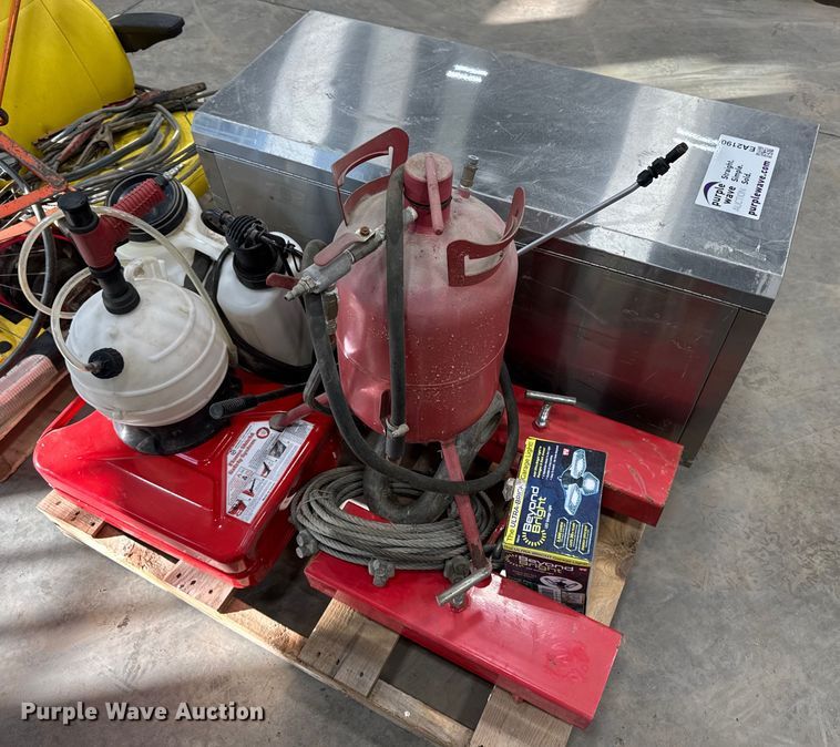 image for item EA2190 Assorted tools