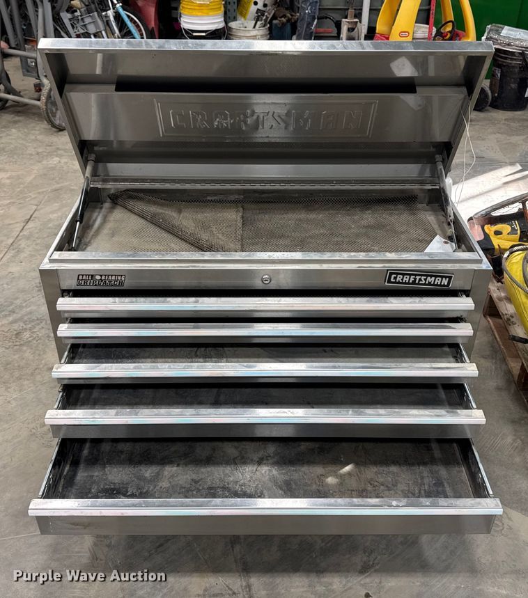 image for item EA2190 Assorted tools