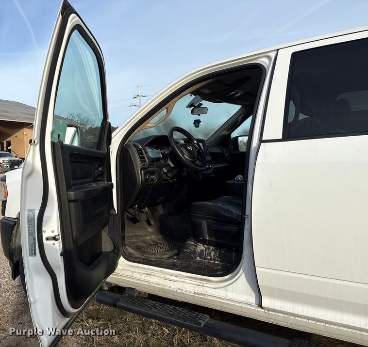 image for item EA7146 2020 RAM 2500 Crew Cab pickup truck