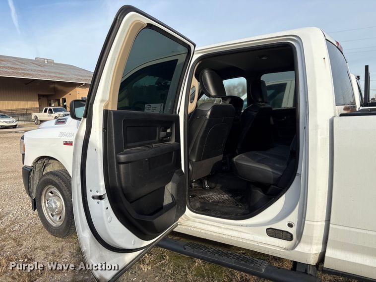 image for item EA7146 2020 RAM 2500 Crew Cab pickup truck