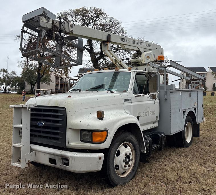 image for item EA7789 1995 Ford F700 bucket truck