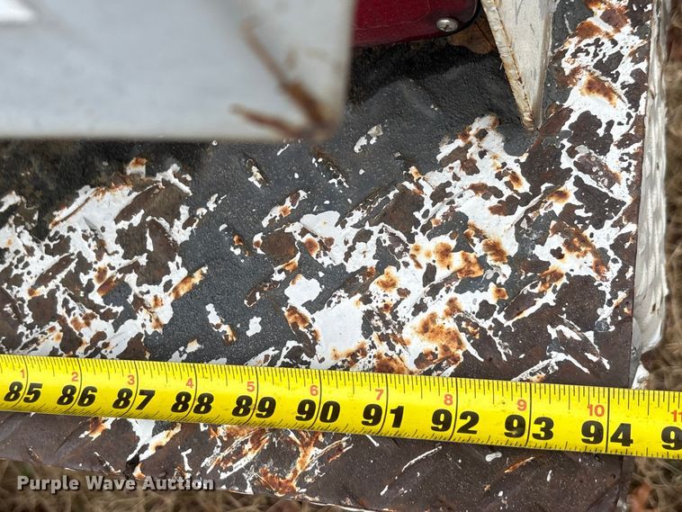 image for item EA7789 1995 Ford F700 bucket truck